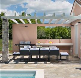 5 bedroom villa with pool near Pula, sleeps 10-12